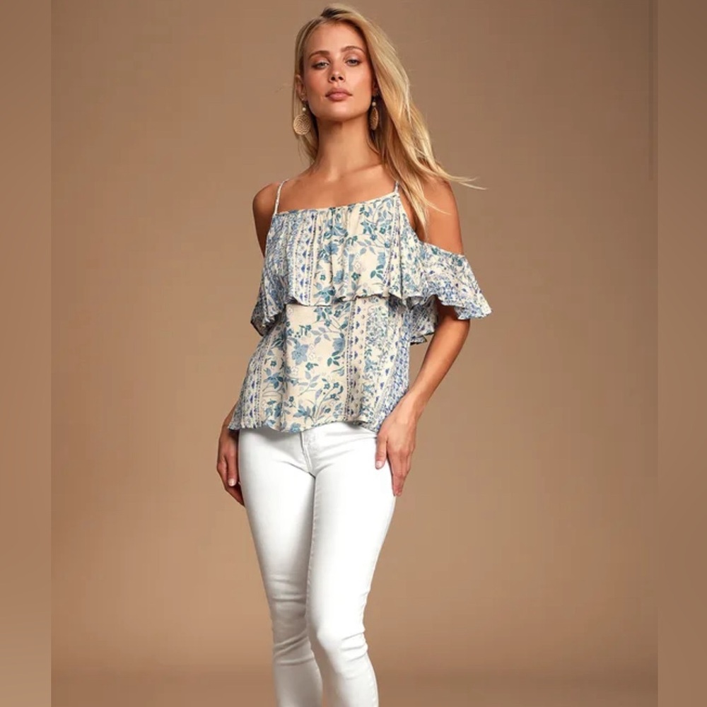 Lulu’s Addeline Cream and Blue Floral Print Cold Shoulder Top Size S